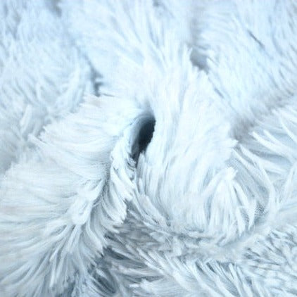 BABYBLÅ LÅNGHÅRIG PLYSCH – 30 MM LUGG & TVÄRSGÅENDE STRETCH