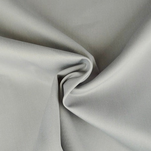 SILVERGRÅ BOMULLSTWILL – KRAFTIGT OCH FORMSTABILT TYG