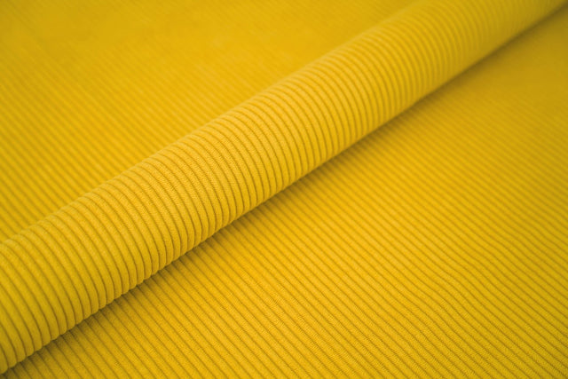 CURRYGUL CORD MÖBELTYG – 5 MM RIBBAD SAMMET