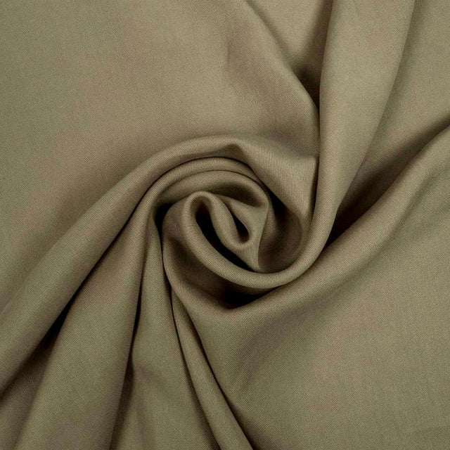 DRIVVEDSFÄRGAD TENCEL™ TWILL – NATURLIGT MJUK, ANDAS & MED SMIDIG DRAPERING