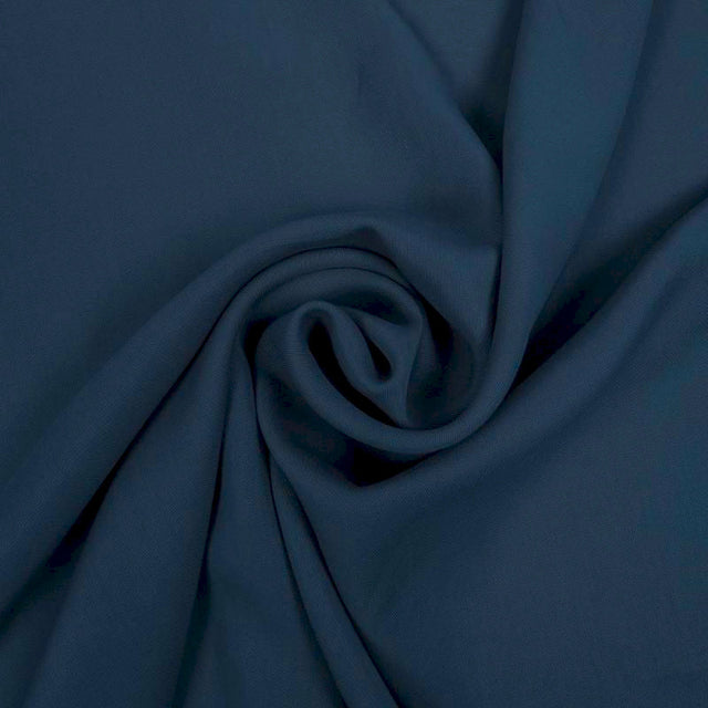 BERLINERBLÅ TENCEL™ TWILL – NATURLIGT MJUK, ANDAS & MED SMIDIG DRAPERING