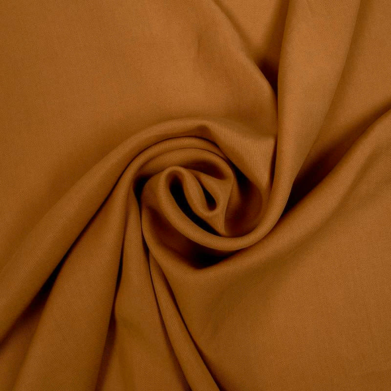 KARAMELLBRUN TENCEL™ TWILL – NATURLIGT MJUK, ANDAS & MED SMIDIG DRAPERING