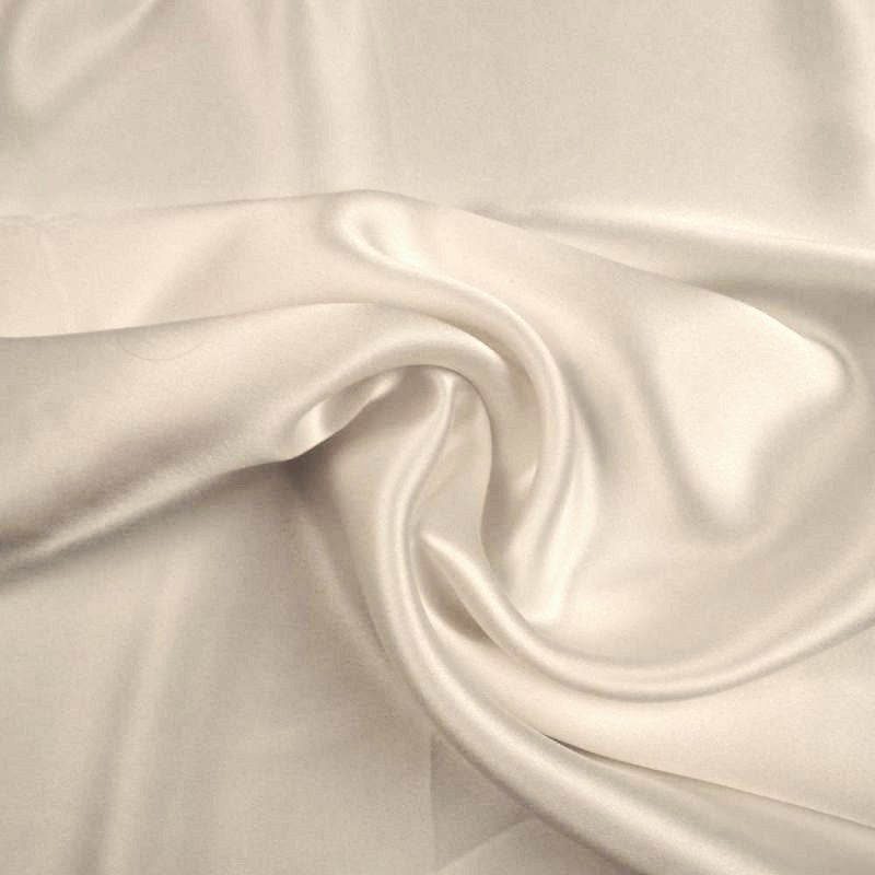 BRUTEN VIT SILKESATIN – MJUK & SLÄT YTA