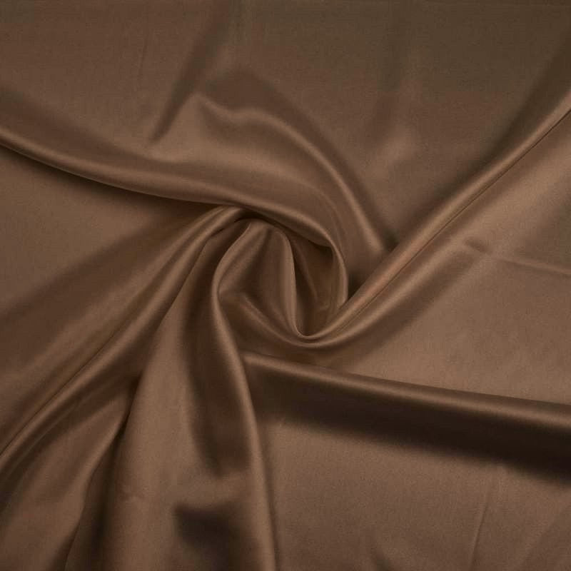 TAUPE SILKESATIN MED LÄTT STRETCH – MJUK & SLÄT YTA