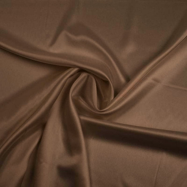 TAUPE SILKESATIN MED LÄTT STRETCH – MJUK & SLÄT YTA