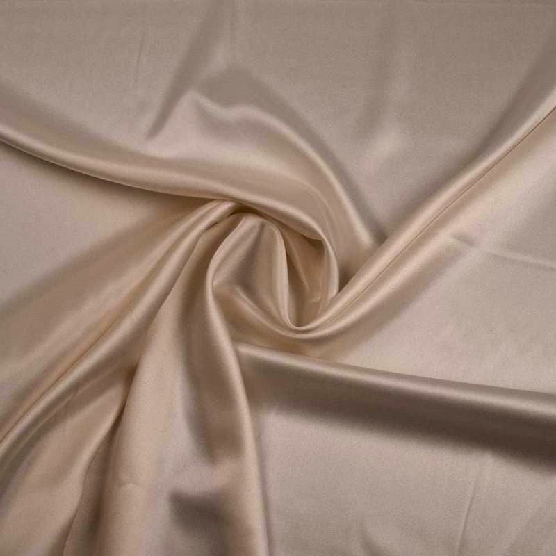 BEIGE SILKE SATIN MED LET STRÆK – BLØD GLAT OVERFLADE