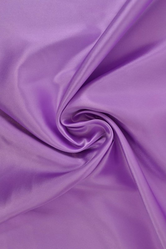 LJUS LILA SATIN TYG – LÄTT & GLANSIGT