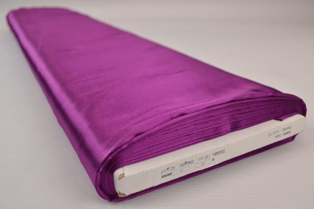 CASSIS SATIN TYG – LÄTT & GLANSIGT