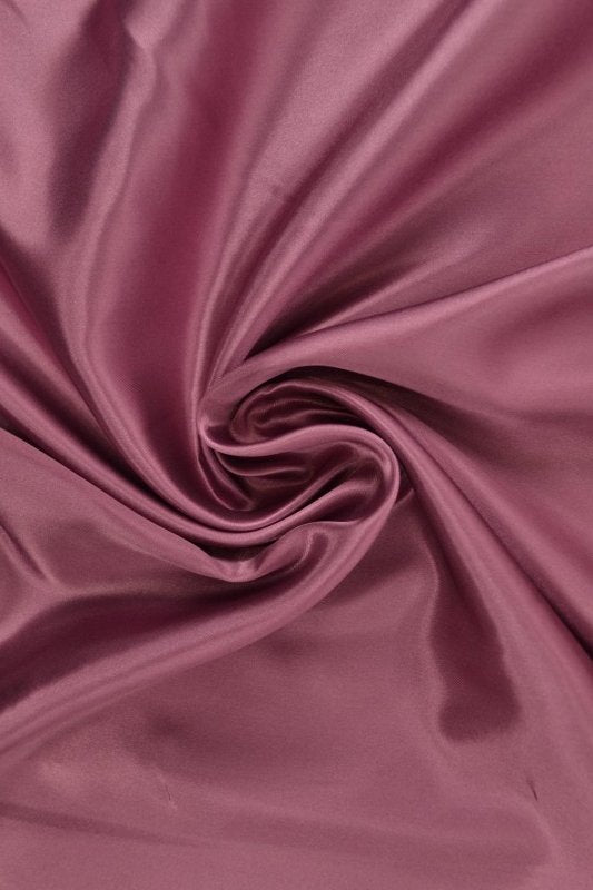 MÖRK VINTAGE ROSA SATIN TYG – LÄTT & GLANSIGT