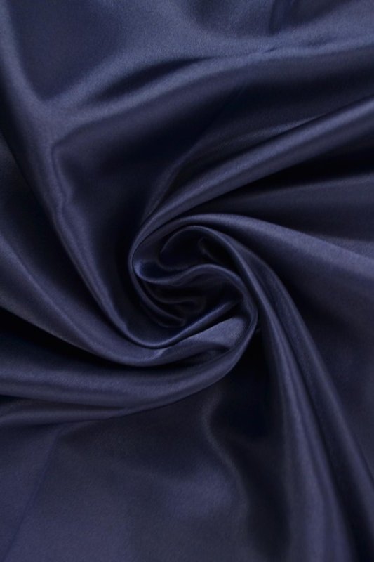 NAVY SATIN TYG – LÄTT & GLANSIGT