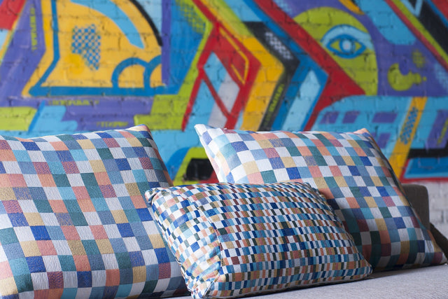 PASTEL KONFETTI-TERN PÅ SORT BARCELONA JACQUARD DEKORATIONSSTOF – KONFETTI-TERN