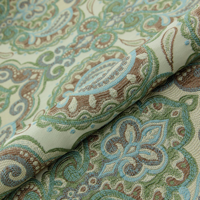 SALVIEGRØN PAISLEY PÅ CREME BOMBAJ JACQUARD MØBELSTOF – PAISLEY-MØNSTER