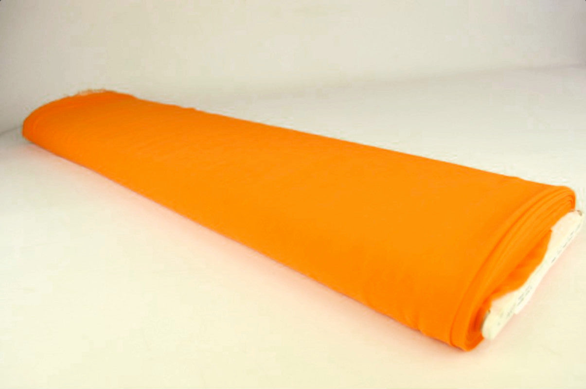 ORANGE CHIFFONG – LÄTT, TRANSPARENT & MED VACKERT FALL