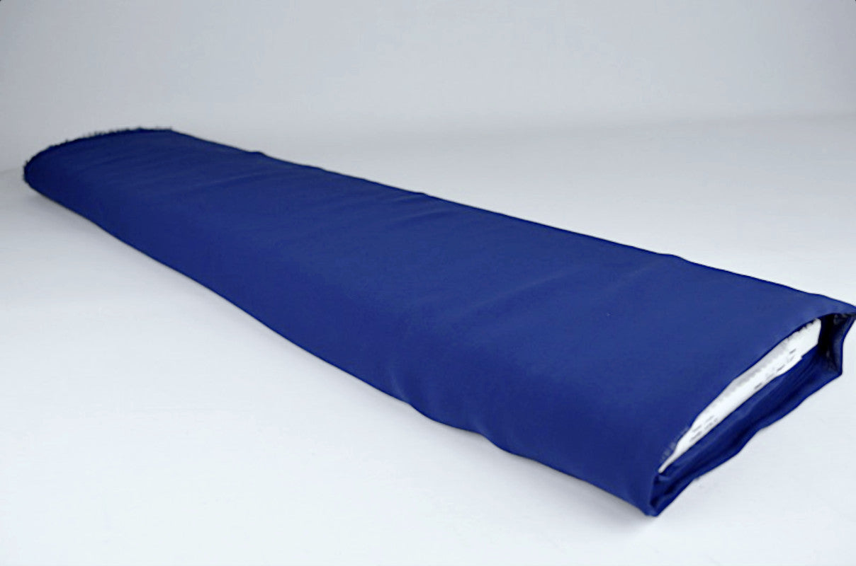 MØRKEBLÅ CHIFFON – LET, GENNEMSIGTIG & MED FLOT FALD