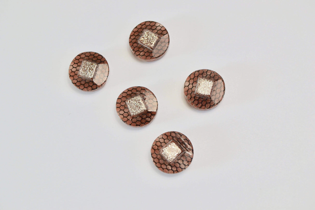 BRUNE KNAPPER MED SØLV GLIMMER 5 STK.