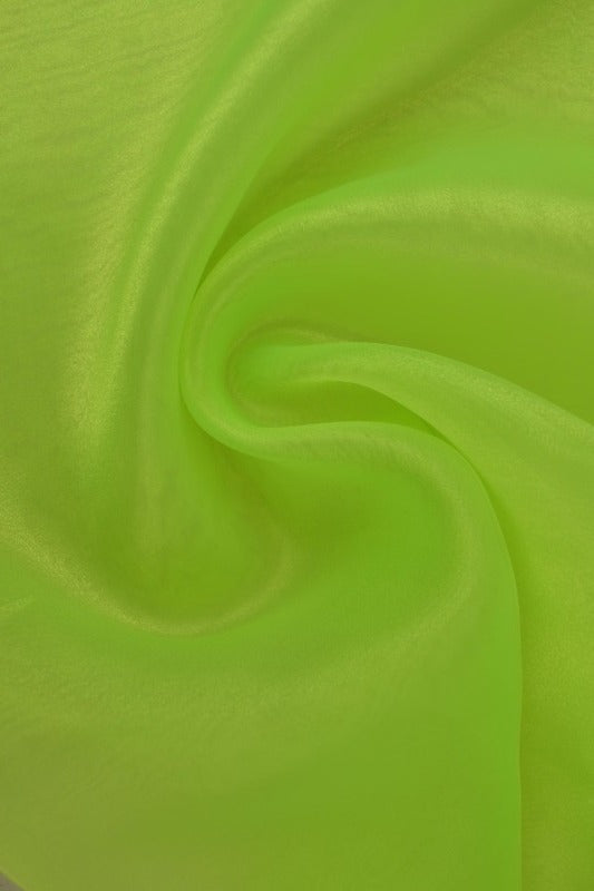 LIMEGRÖN ORGANZA – TRANSPARENT & GLÄNSANDE