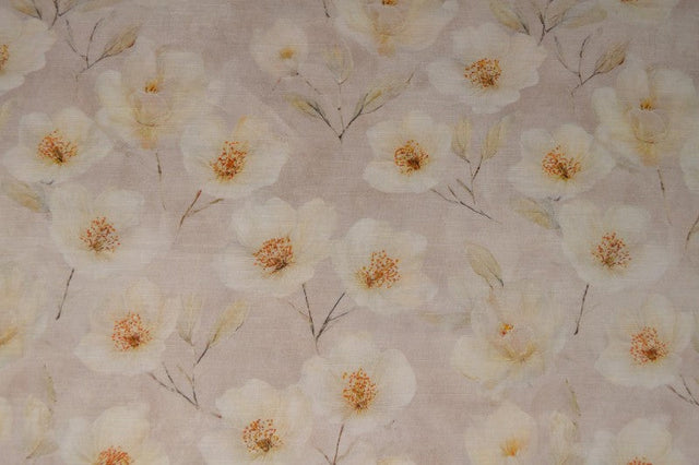SANDFARVET HØR MED AKVAREL BLOMSTER – nærbillede