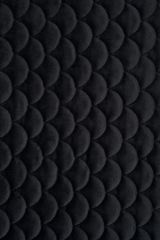MAT NATSORT MAGIC VELVET 3D – QUILTET VELOUR MED SKÆLMØNSTER