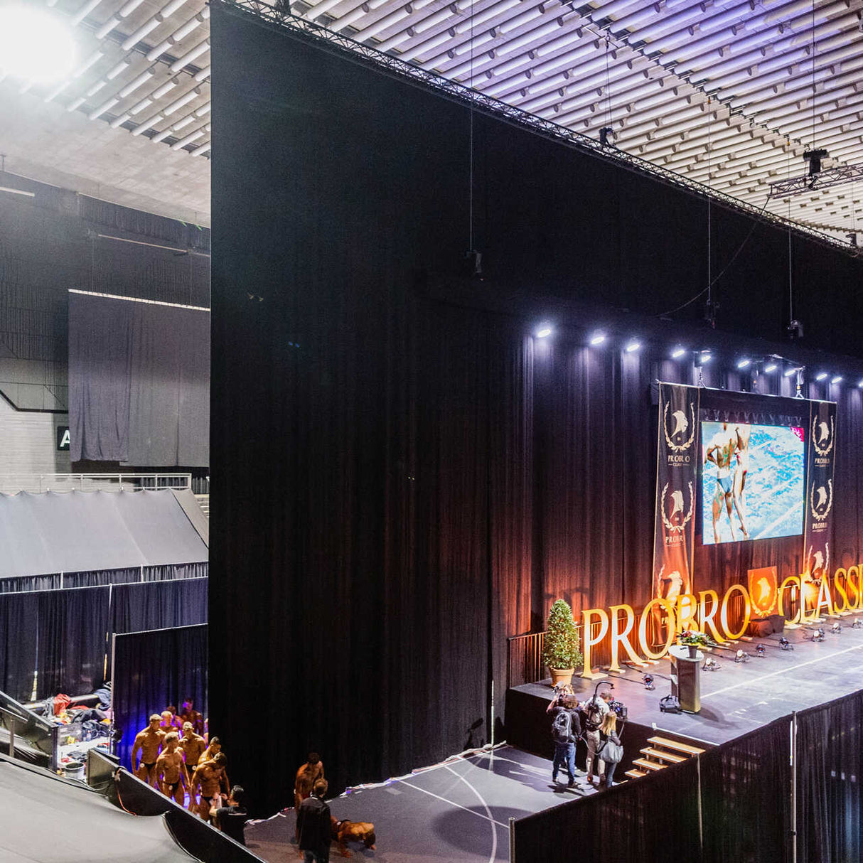 LYSEGRÅ BRANDHÆMMENDE SCENE MOLTON – 300 CM, 300 g/m² & MAT, LYS-/LYDABSORBERENDE