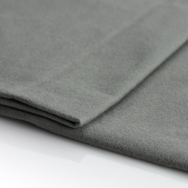 GRÅ BRANDFÖRHINDRANDE SATIN MOLTON – 300 CM, LJUS- & LJUDDÄMPANDE