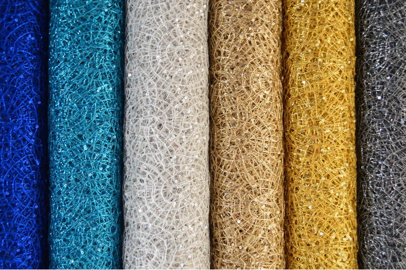 MØRKEGRÅ NET PAILLETSTOF – SMÅ 2–3 MM PAILLETTER, UDEN STRÆK