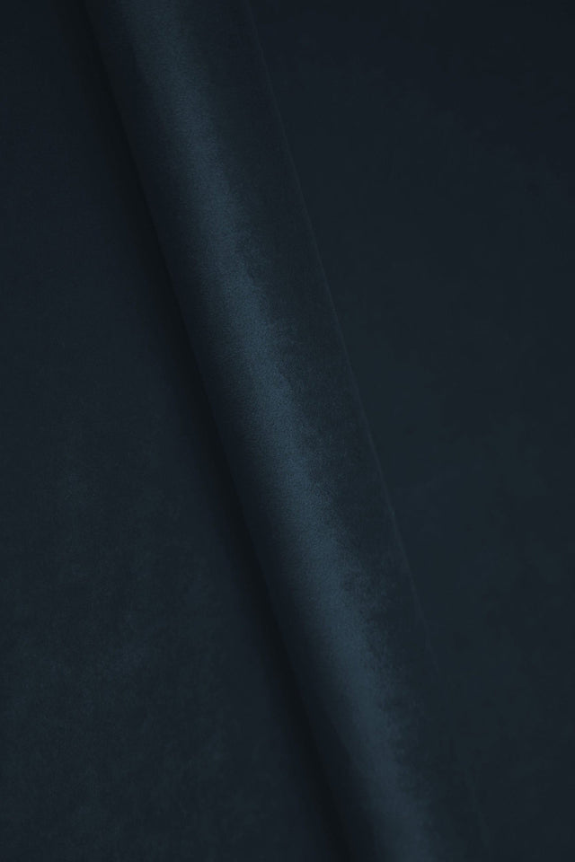 MÖRK MIDNATTSBLÅ SMART VELVET MÖBELVELOUR – SLITSTARK & PETPROOF