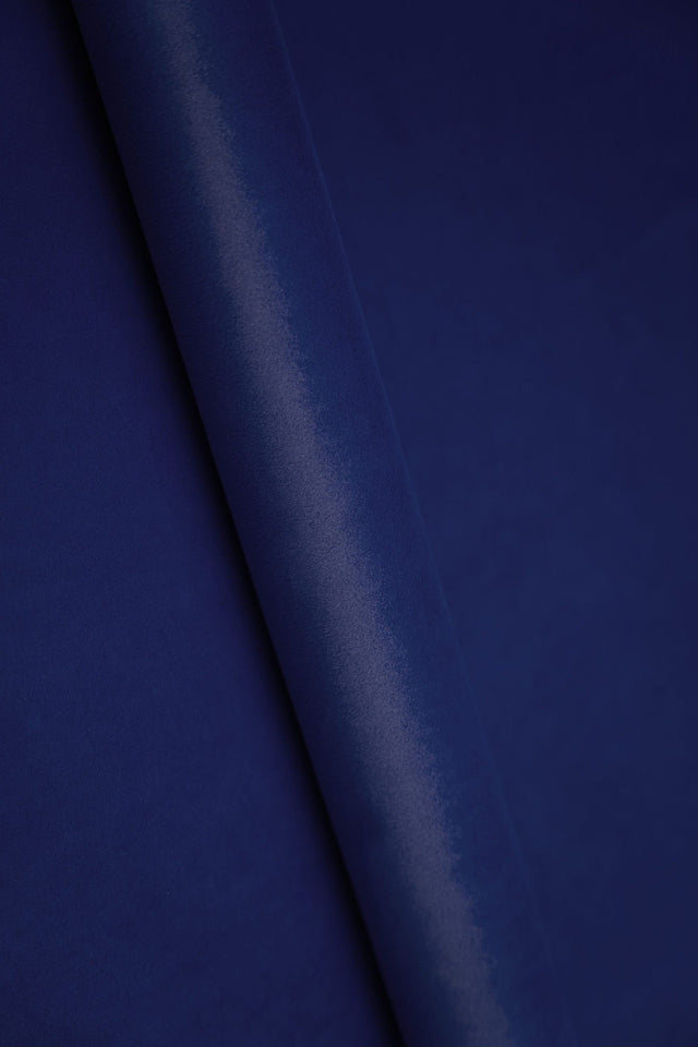 MÖRK KUNGABLÅ SMART VELVET MÖBELVELOUR – SLITSTARK & PETPROOF
