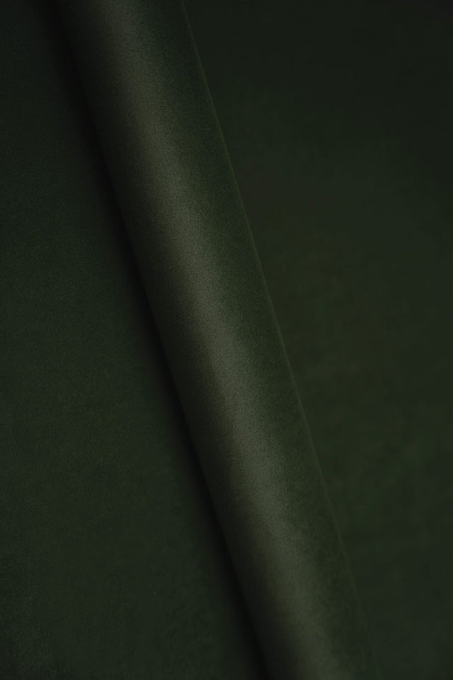 MÖRK FLASKGRÖN SMART VELVET MÖBELVELOUR – SLITSTARK & PETPROOF