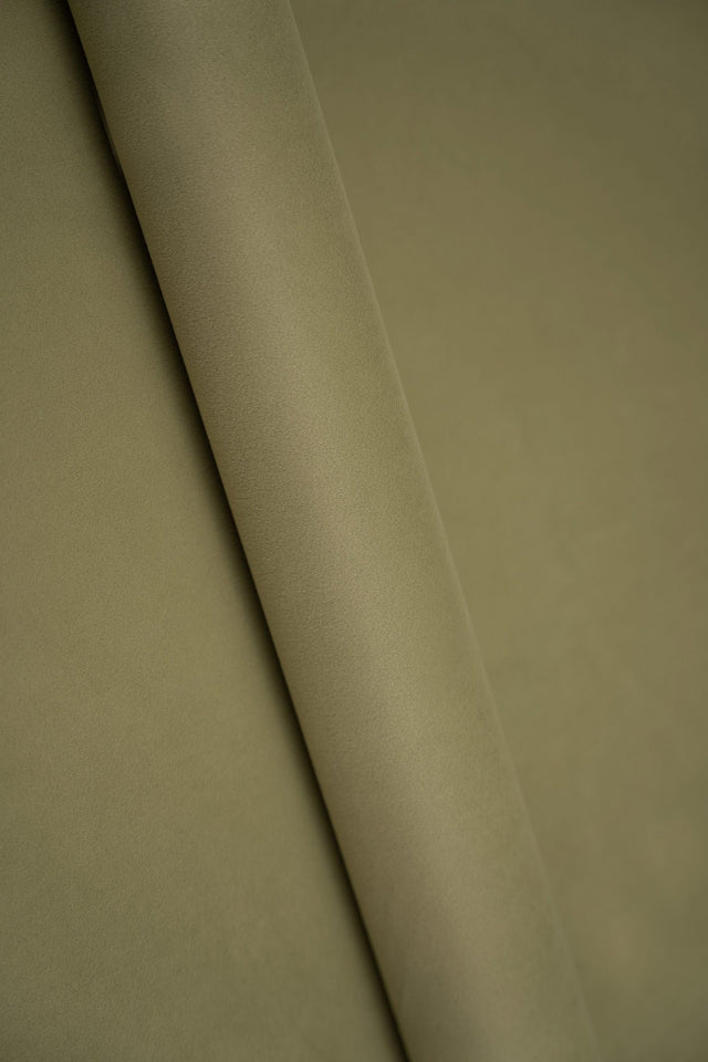 STØVET OLIVENGRØN SMART VELVET MØBELVELOUR – SLIDSTÆRK & PETPROOF