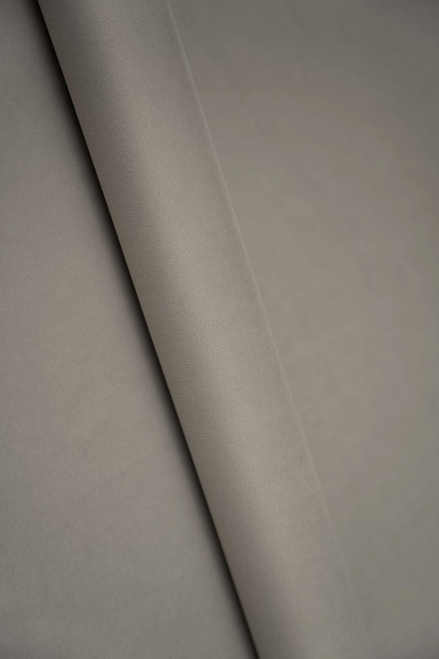 LJUS VARM GRÅBEIGE SMART VELVET MÖBELVELOUR – SLITSTARK & PETPROOF