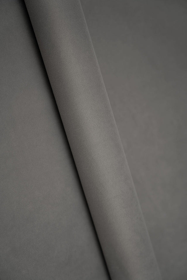 NEUTRAL STENGRÅ SMART VELVET MÖBELVELOUR – SLITSTARK & PETPROOF