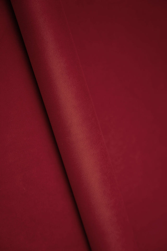 DJUP BORDEAUX SMART VELVET MÖBELVELOUR – SLITSTARK & PETPROOF