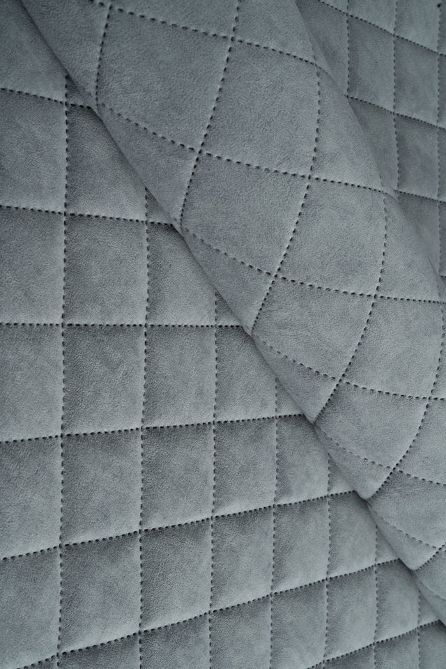 LYS TÅGEGRÅ UTTARIO VELVET 3D – QUILTET VELOUR MED VIFTEMØNSTER