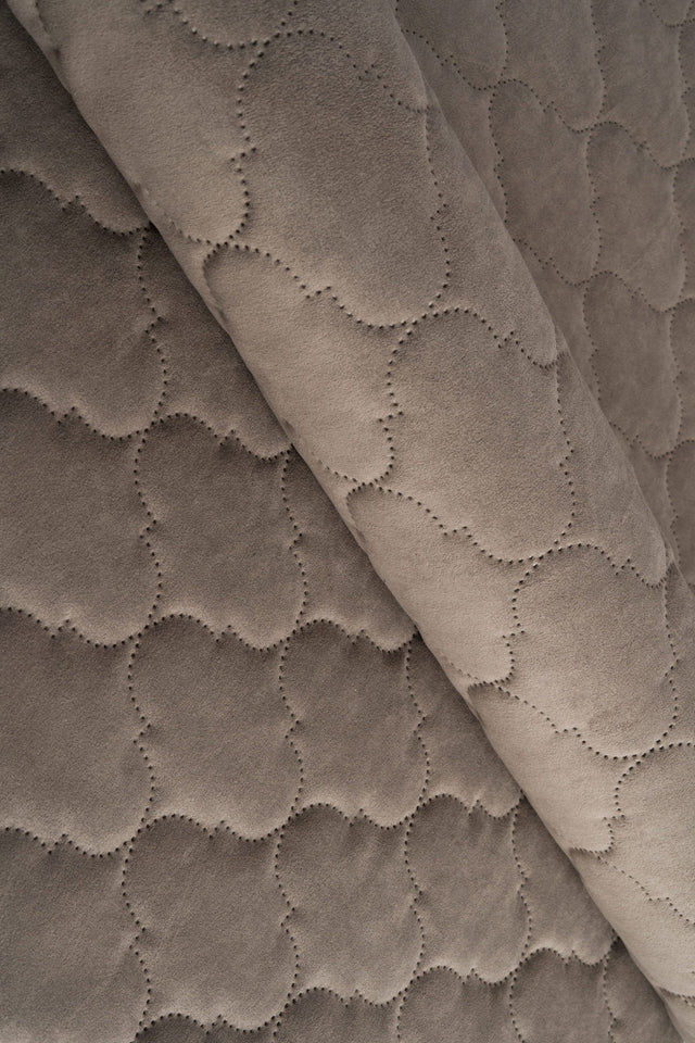 VARM DRIVTØMMERGRÅ UTTARIO VELVET 3D – QUILTET VELOUR MED BOBLEMØNSTER