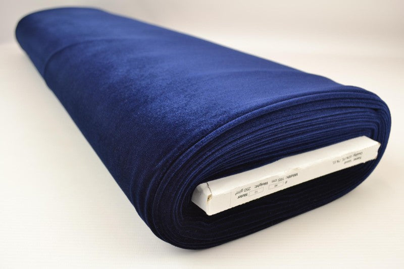 NAVYBLÅ VELOUR MED STRETCH – MJUK STICKAD KVALITET
