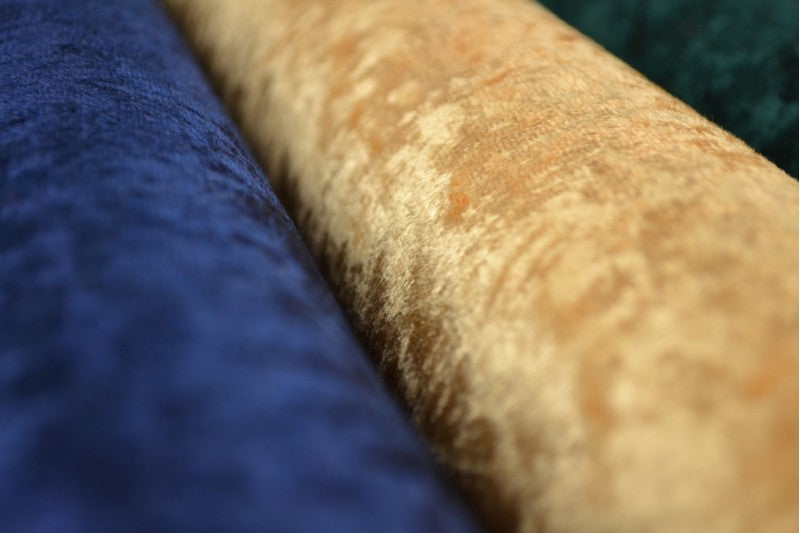 GRÅ KROSSAD VELOUR – STICKAD, STRETCHIG & GLANSFULLT FALL