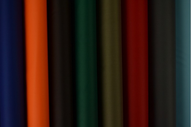 ORANGE LET VANDTÆT POLYESTER – SLIDSTÆRK & HURTIGTTØRRENDE