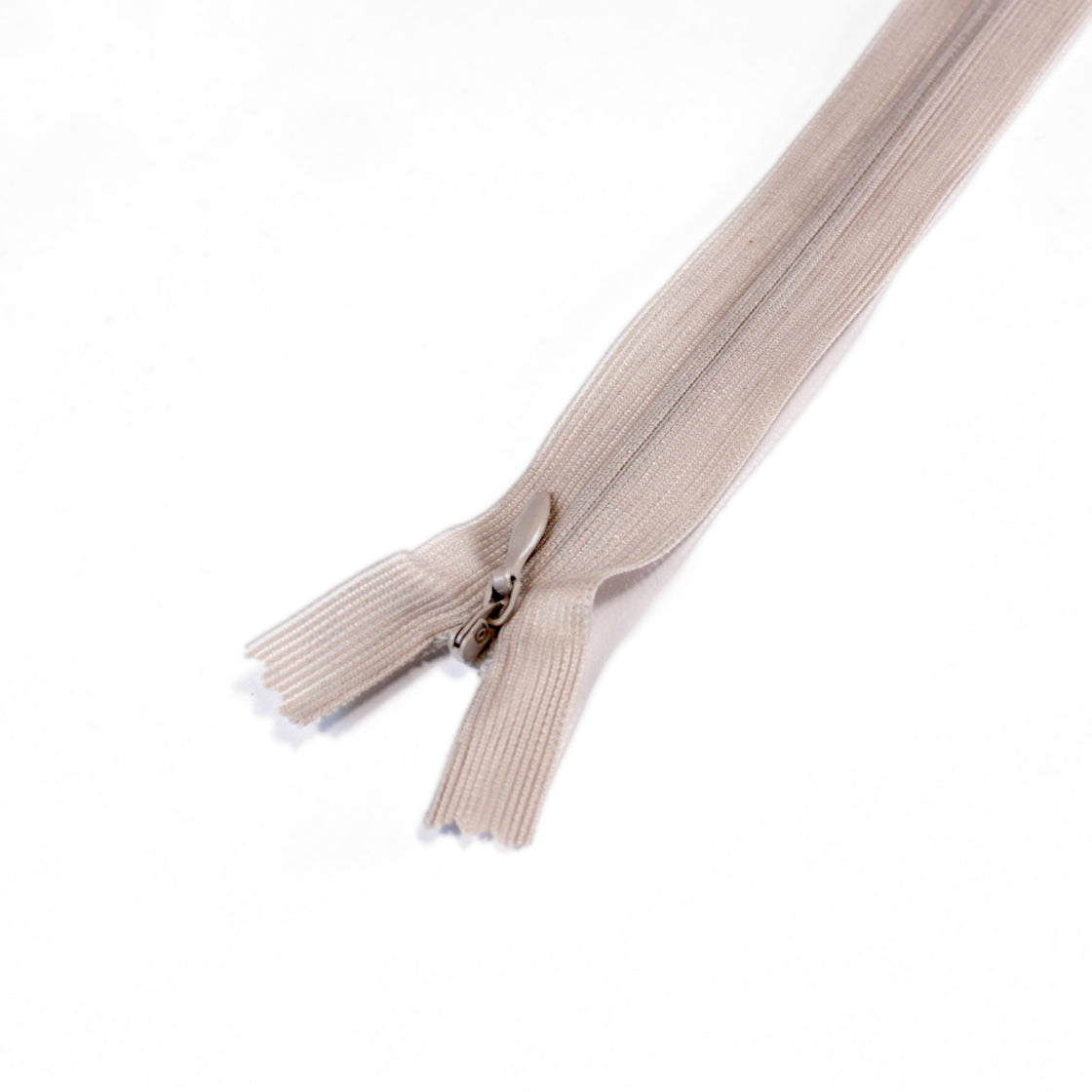 SANDFARVET USYNLIG LYNLÅS 4 MM