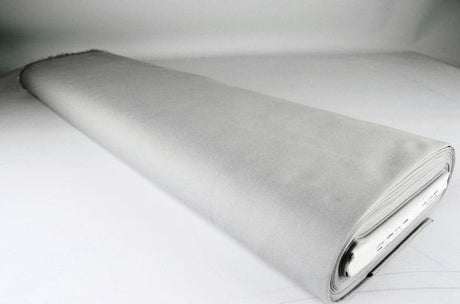 SILVERGRÅ BOMULLSTWILL – KRAFTIGT OCH FORMSTABILT TYG