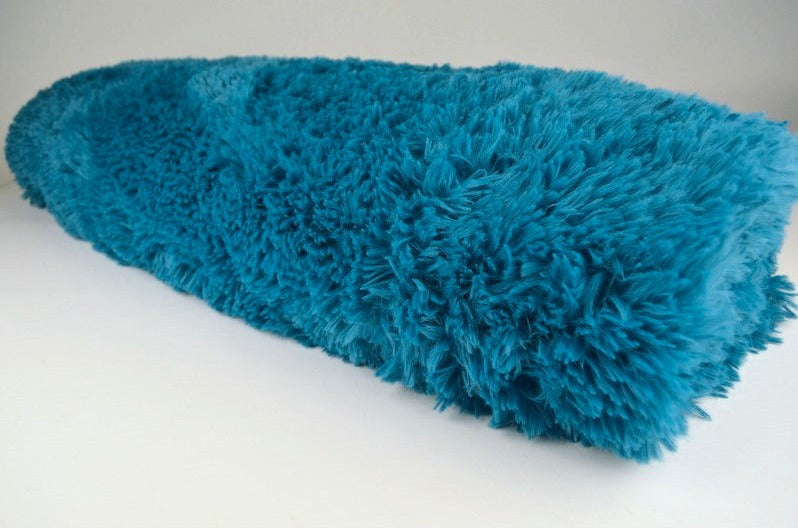 PETROLEUMSBLÅ LANGHÅRET PLYS – 30 MM LUV & ENVEJS STRÆK