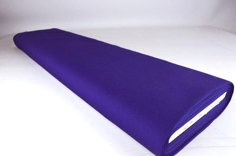 MÖRKBLÅ BOMULLSTWILL – KRAFTIGT OCH FORMSTABILT TYG