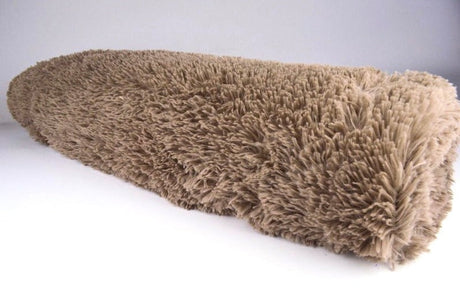 TAUPE LÅNGHÅRIG PLYSCH – 30 MM LUGG & TVÄRSGÅENDE STRETCH