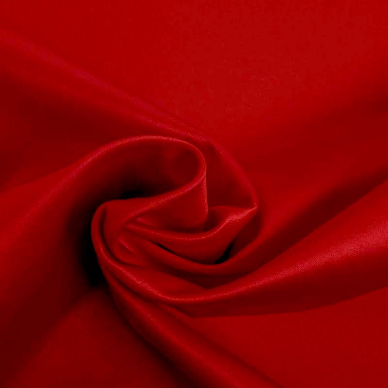 KIRSEBÆRRØD SELENA TUNG BRUDESATIN MED LET STRÆK