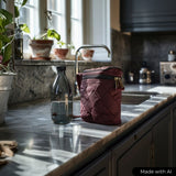 BORDEAUX QUILT STOF MED VATTERET BAGSIDE