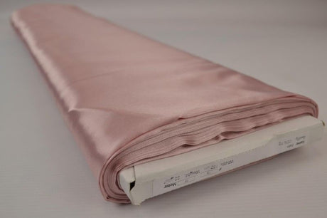 DUSTY ROSA SATIN TYG – LÄTT & GLANSIGT