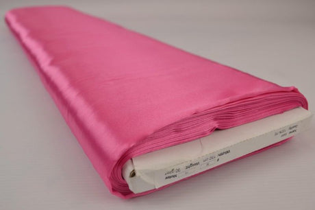 PINK SATIN TYG – LÄTT & GLANSIGT