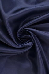 NAVY SATIN TYG – LÄTT & GLANSIGT