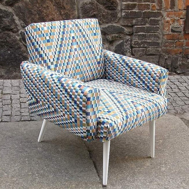 TURKIS-ORANGE KONFETTI-TERN PÅ SORT BARCELONA JACQUARD DEKORATIONSSTOF – KONFETTI-TERN