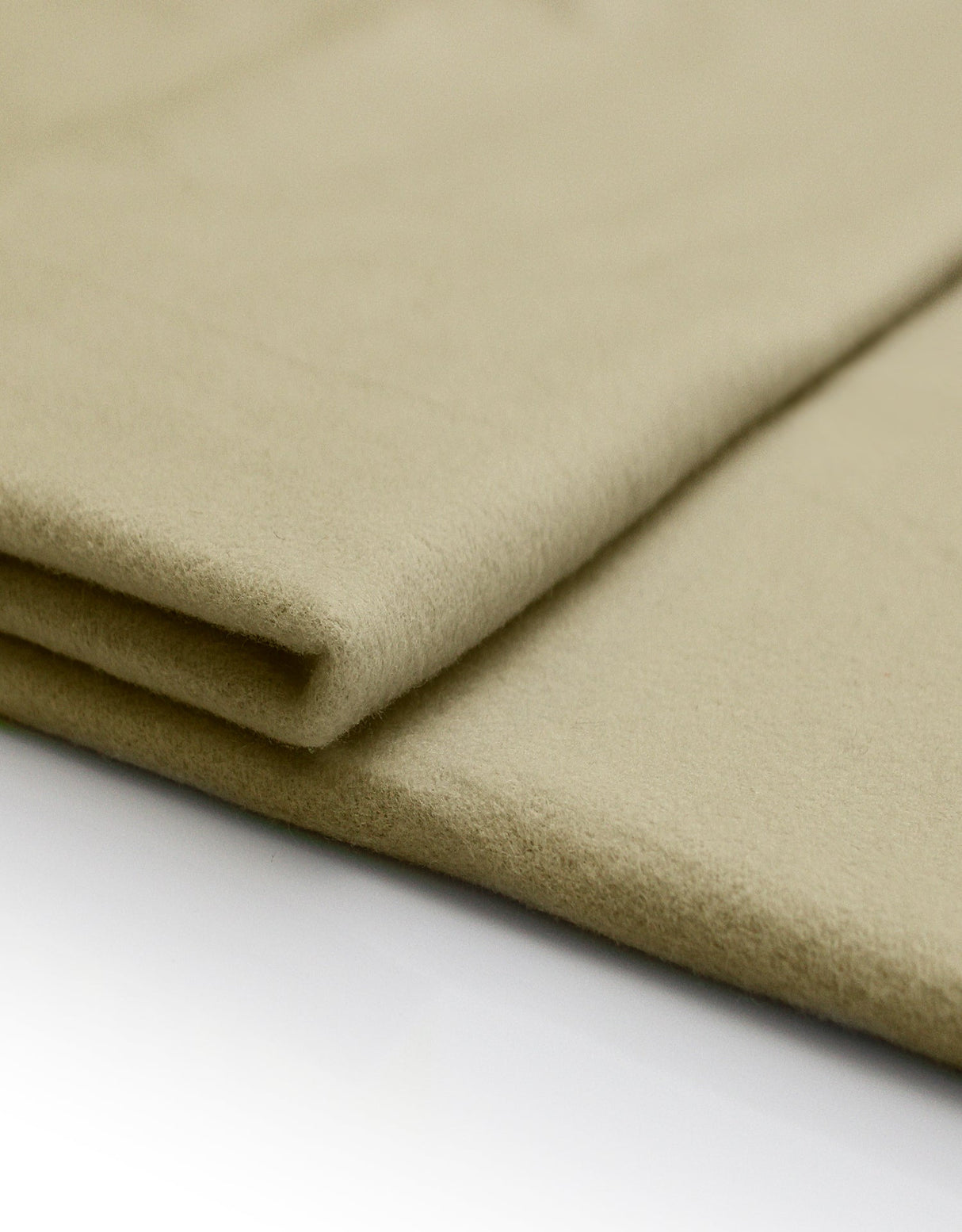 NATURFARVET BRANDHÆMMENDE SCENE MOLTON – 300 CM, 300 g/m² & MAT, LYS-/LYDABSORBERENDE