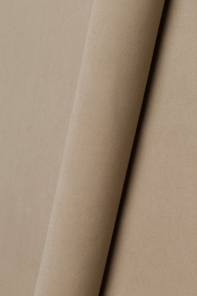 BLØD CHAMPIGNONBEIGE CASABLANCA MØBELVELOUR – MIKROSUEDE & SLIDSTÆRK